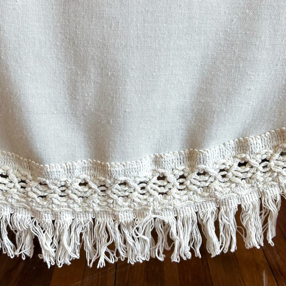 Vintage Round Cream Tablecloth Crochet Fringe Boho Cottage Decor - Picture 6 of 9